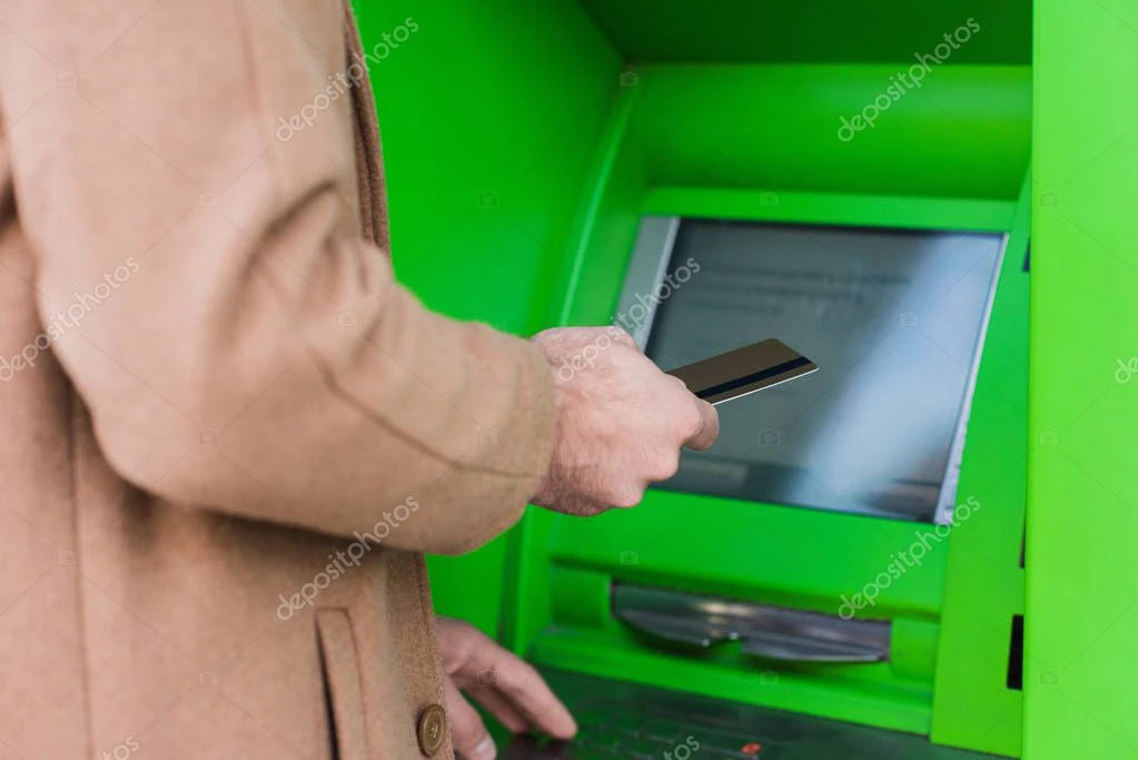 Cajero automático y banco en una ciudad de Misiones